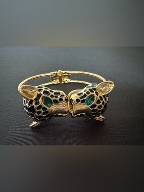 kissing cheetah or leopard head face bangle bracelet